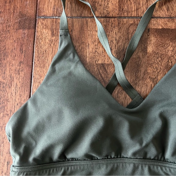OFFLINE By Aerie Real Me Strappy Back Sports Bra Size Medium - Picture 6 of 9